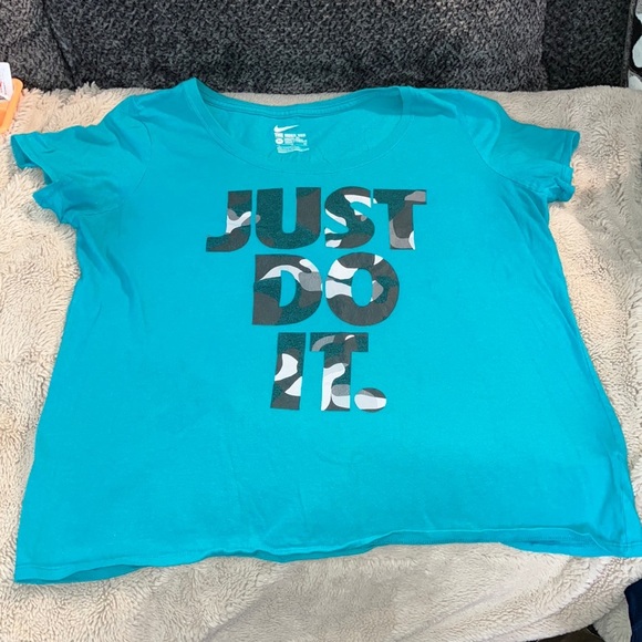 🎉4 for $20 Nike Graphic Tee, XL - Picture 1 of 5